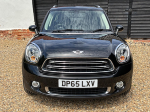 2016 MINI Countryman 2.0 Cooper D Business Edition Auto Euro 5 5dr in Black — image 2