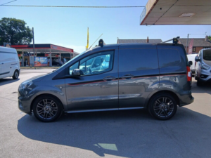2019 Ford Transit Courier Tdci Sport — image 3