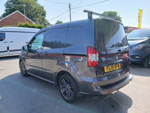 2019 Ford Transit Courier Tdci Sport — image 4