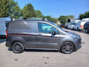 2019 Ford Transit Courier Tdci Sport — image 5