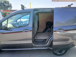 2019 Ford Transit Courier Tdci Sport — image 6
