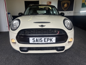 2015 MINI Hatch 2.0 Cooper S 3-Door Hatch in White — image 3
