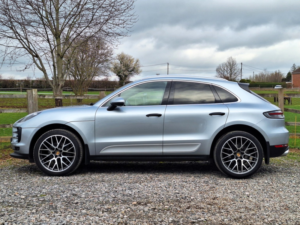 2019 Porsche Macan 2.0 T in Silver — image 2
