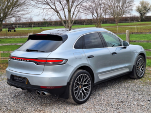 2019 Porsche Macan 2.0 T in Silver — image 3