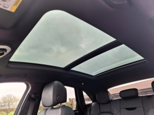 2019 Porsche Macan 2.0 T in Silver — image 5