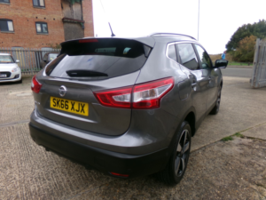 2016 Nissan Qashqai 1.2 Dig-T N-Connecta in Grey — image 5