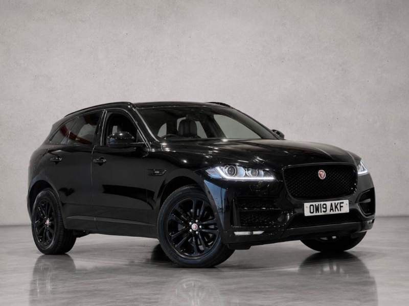 2019 Jaguar F-Pace 2.0 D180 R-Sport Auto AWD Euro 6 (s/s) 5dr in Black — image 1