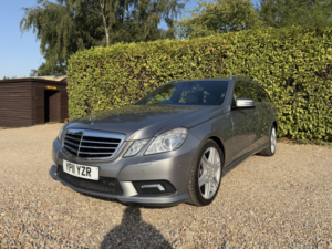 2011 Mercedes-Benz E Class 2.1 E250 Cdi Blueefficiency Sport in Silver — image 4