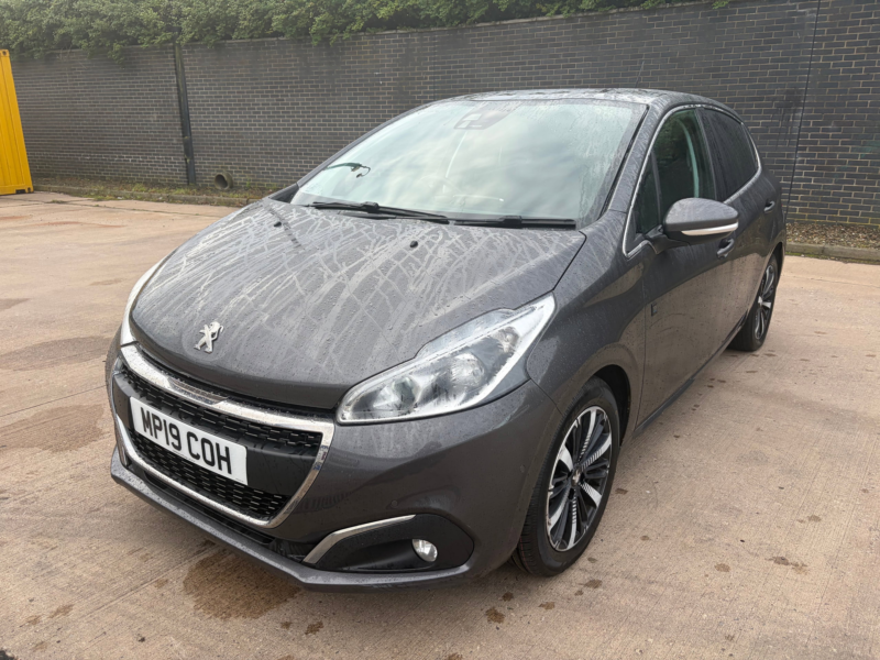 2019 Peugeot 208 1.2 Puretech Tech Edition Hatchback 5dr Petrol Manual Euro 6 (s/s) (82 Ps) in Grey — image 1