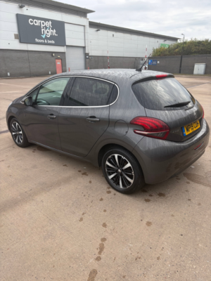 2019 Peugeot 208 1.2 Puretech Tech Edition Hatchback 5dr Petrol Manual Euro 6 (s/s) (82 Ps) in Grey — image 3