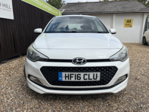 2016 Hyundai I20 1.2 I20 S 1.2 75p Bd in White — image 2
