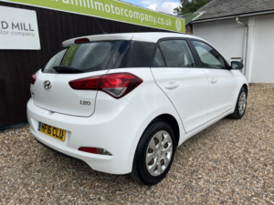 2016 Hyundai I20 1.2 I20 S 1.2 75p Bd in White — image 6