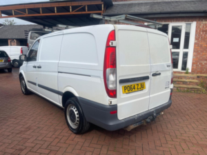 2014 Mercedes-Benz Vito 2.1 113 Cdi Blueefficiency L1 5dr in White — image 3
