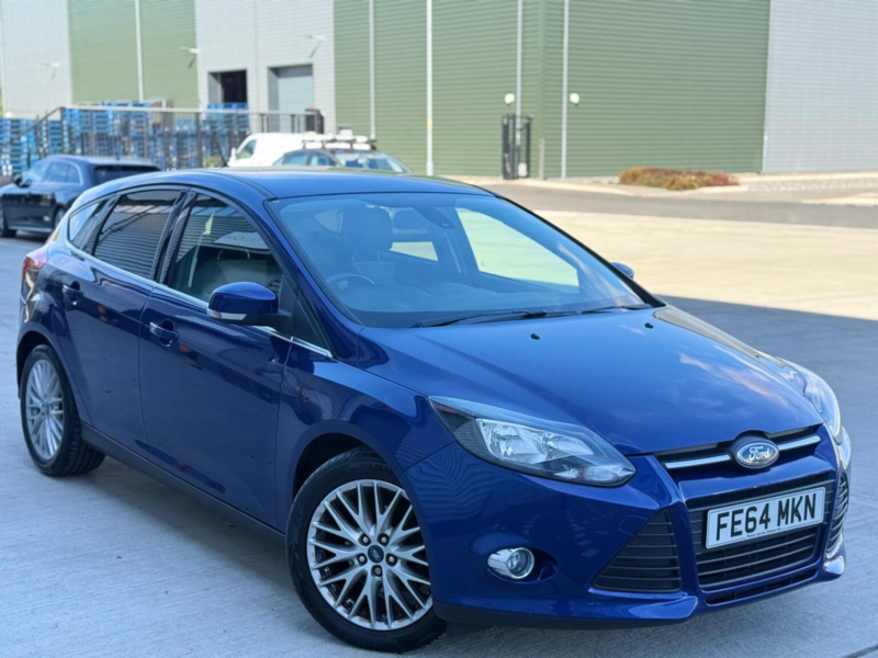 2014 Ford Focus 1.0t Ecoboost Zetec Navigator Euro 5 (s/s) 5dr in Blue — image 1