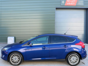 2014 Ford Focus 1.0t Ecoboost Zetec Navigator Euro 5 (s/s) 5dr in Blue — image 5