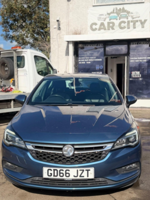 2017 Vauxhall Astra 1.4i Turbo Elite Nav Auto Euro 6 (s/s) 5dr in Blue — image 2