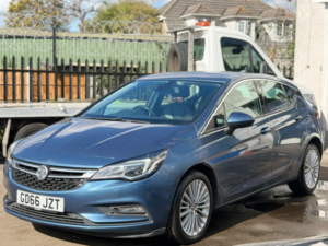 2017 Vauxhall Astra 1.4i Turbo Elite Nav Auto Euro 6 (s/s) 5dr in Blue — image 3