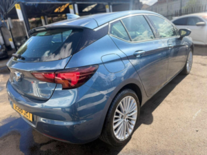 2017 Vauxhall Astra 1.4i Turbo Elite Nav Auto Euro 6 (s/s) 5dr in Blue — image 6