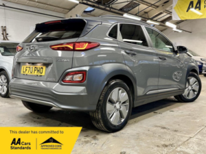 2020 Hyundai Kona 64kwh Premium Se Auto 5dr (7kw Charger) in Grey — image 4