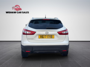 2017 Nissan Qashqai 1.6 Dci Tekna in White — image 6