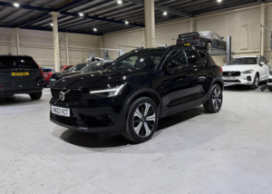 2023 Volvo Xc40 1.5h T5 Recharge 10.7kwh Ultimate Dark Auto Euro 6 (s/s) 5dr in Black — image 3