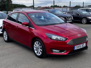 2015 Ford Focus 1.0 T Ecoboost Titanium in Red — image 6