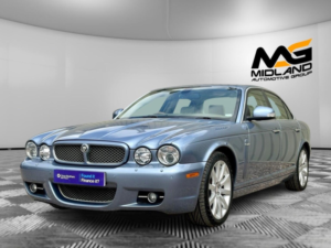 2009 Jaguar Xj 4.2 V8 Xj8 Sovereign 4dr in Blue — image 3