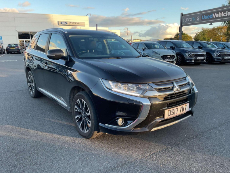 2017 Mitsubishi Outlander 2.0h 12kwh 4h CVT 4WD Euro 6 (s/s) 5dr in Black — image 1