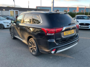 2017 Mitsubishi Outlander 2.0h 12kwh 4h CVT 4WD Euro 6 (s/s) 5dr in Black — image 3