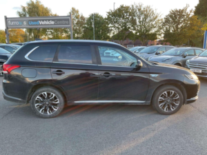 2017 Mitsubishi Outlander 2.0h 12kwh 4h CVT 4WD Euro 6 (s/s) 5dr in Black — image 5
