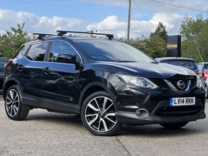2014 Nissan Qashqai 1.2 Dig-T Tekna in Black — image 2