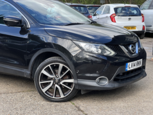 2014 Nissan Qashqai 1.2 Dig-T Tekna in Black — image 3