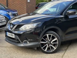 2014 Nissan Qashqai 1.2 Dig-T Tekna in Black — image 6
