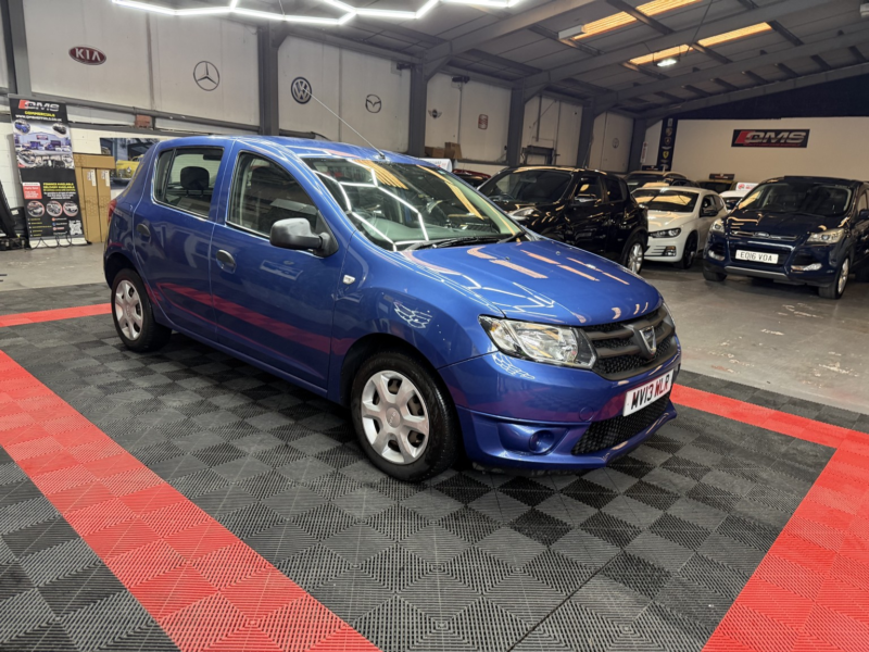 2013 Dacia Sandero 0.9 Tce Ambiance in Blue — image 1