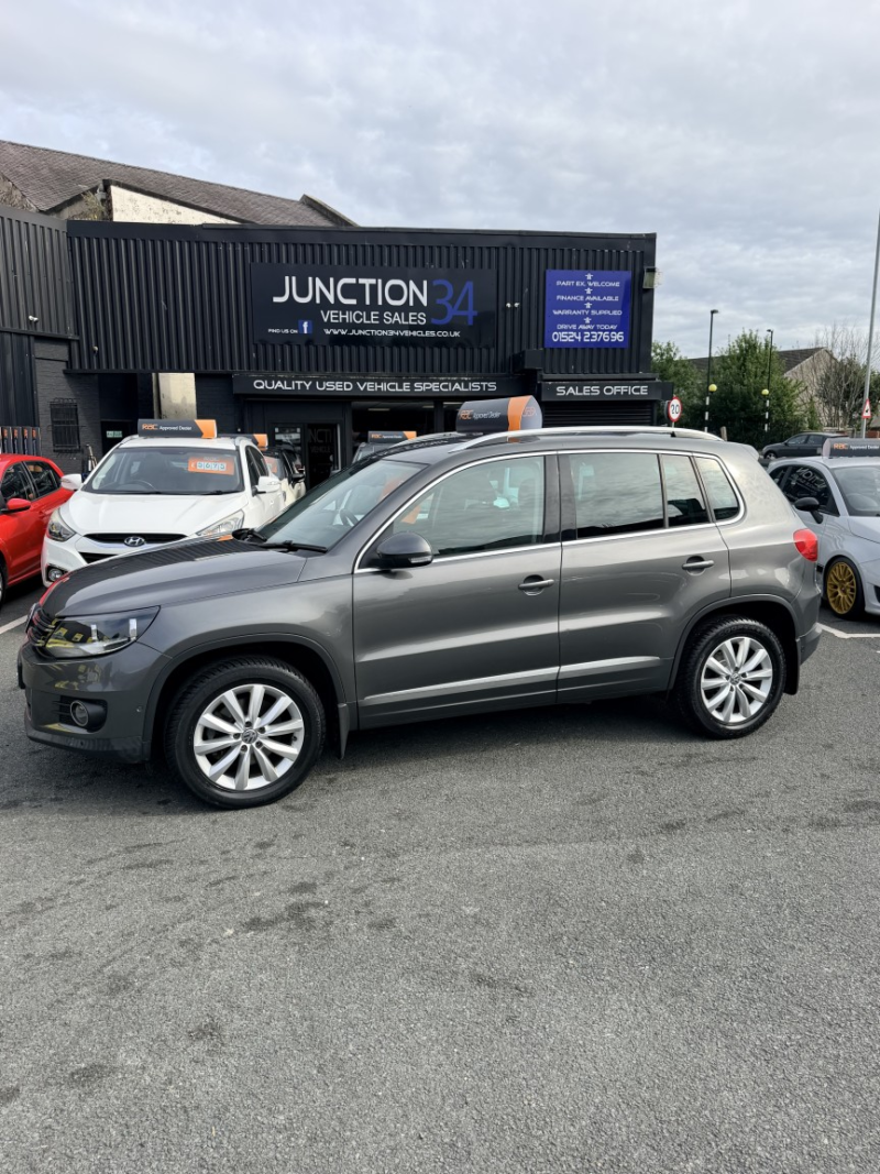 2014 Volkswagen Tiguan 2.0 Tdi Bluemotion Tech Match in Grey — image 1