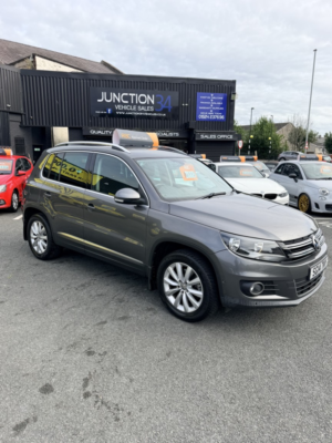 2014 Volkswagen Tiguan 2.0 Tdi Bluemotion Tech Match in Grey — image 4