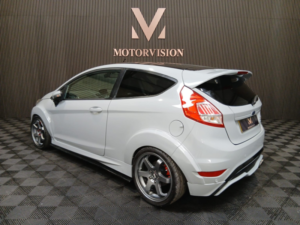 2016 Ford Fiesta 1.6 T Ecoboost St-200 in Grey — image 2