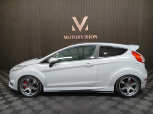 2016 Ford Fiesta 1.6 T Ecoboost St-200 in Grey — image 6