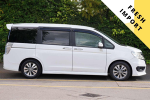 2014 Honda Stepwagon 2.0 Spada Z 5dr 8 Seats in White — image 2