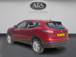 2017 Nissan Qashqai 1.5 Dci Acenta in Red — image 2