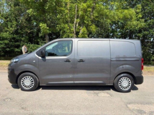 2022 Citroen Dispatch 1.5 Bluehdi 1000 Enterprise Pro M Fwd 2 Euro 6 (s/s) 6dr in Grey — image 4
