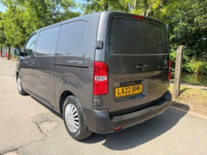 2022 Citroen Dispatch 1.5 Bluehdi 1000 Enterprise Pro M Fwd 2 Euro 6 (s/s) 6dr in Grey — image 5