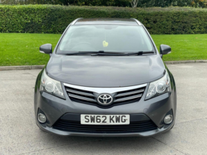 2012 Toyota Avensis 2.2 D-Cat Tr Tourer Auto Euro 5 5dr in Grey — image 2