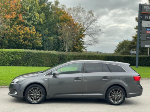 2012 Toyota Avensis 2.2 D-Cat Tr Tourer Auto Euro 5 5dr in Grey — image 5