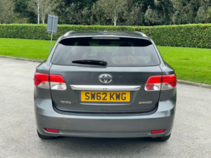 2012 Toyota Avensis 2.2 D-Cat Tr Tourer Auto Euro 5 5dr in Grey — image 6