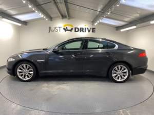 2011 Jaguar Xf 2.2d Luxury Saloon 4dr Diesel Auto Euro 5 (s/s) (190 Ps) in Grey — image 2