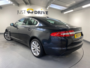 2011 Jaguar Xf 2.2d Luxury Saloon 4dr Diesel Auto Euro 5 (s/s) (190 Ps) in Grey — image 3