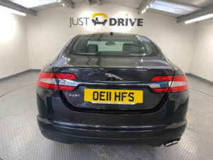 2011 Jaguar Xf 2.2d Luxury Saloon 4dr Diesel Auto Euro 5 (s/s) (190 Ps) in Grey — image 4