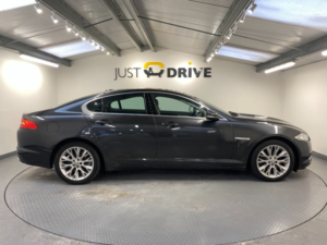 2011 Jaguar Xf 2.2d Luxury Saloon 4dr Diesel Auto Euro 5 (s/s) (190 Ps) in Grey — image 6