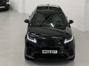 2018 Land Rover Range Rover Velar 2.0 P300 R-Dynamic Hse in Black — image 2